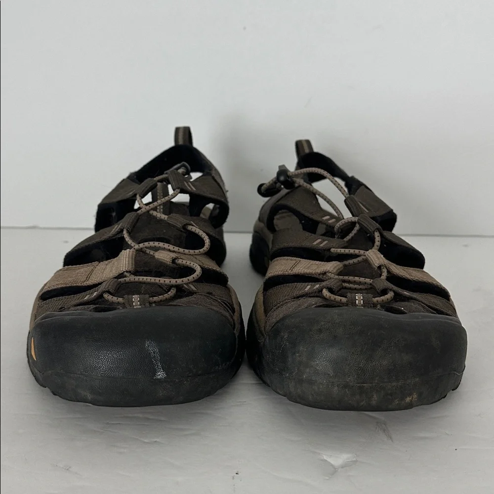 KEEN Men's Newport H2 Closed Toe Water/Outdoor Sandals Brown 11